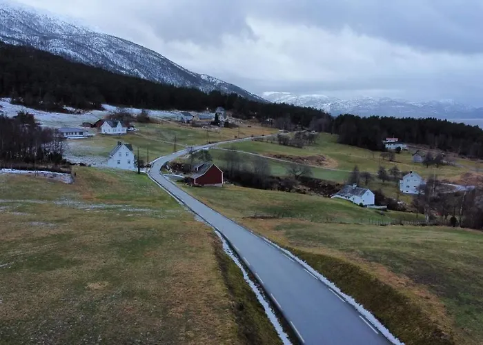 Fjord Side *